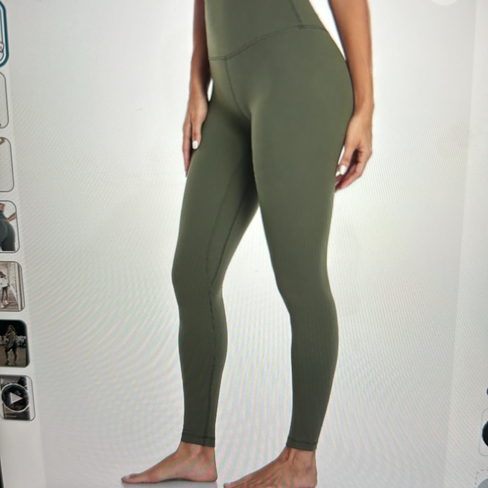 Amazon: HeyNuts essential leggings, high waisted: forest green